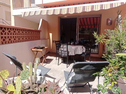 Charmant Studio Fonctionnel Avenue Des Allies Cavalaire-sur-Mer Esterno foto